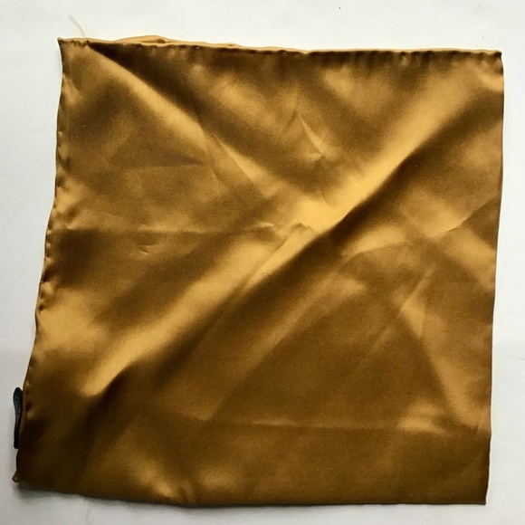 Joseph Abboud and 2 unbranded 100% silk pocket squares - Picture 3 of 5